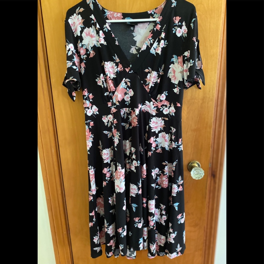 Torrid Women’s Floral Dress Size 00